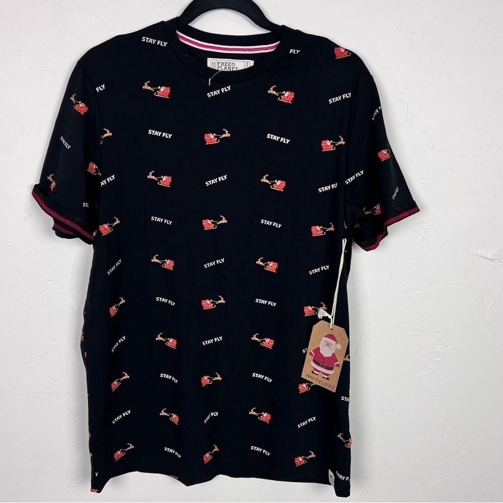 Free Planet Santa Christmas shirt Stay fly medium NWT